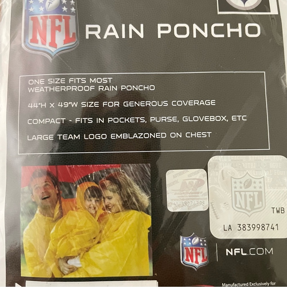 NWT NFL Pittsburgh Steelers Football Lightweight Rain/Snow Poncho - Picture 3 of 5